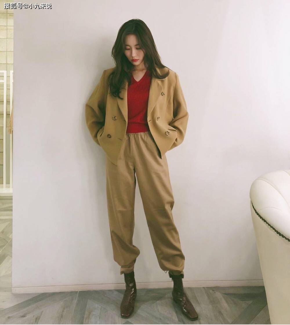 宣美|“南韩第一美腿”宣美，碎花裙惊艳登《红秀Grazia》，增肌后更美
