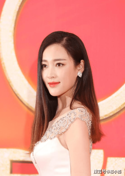套装|甘婷婷的原装身材就是靓，穿紧身露背连衣裙秀出真本领，气质惊艳