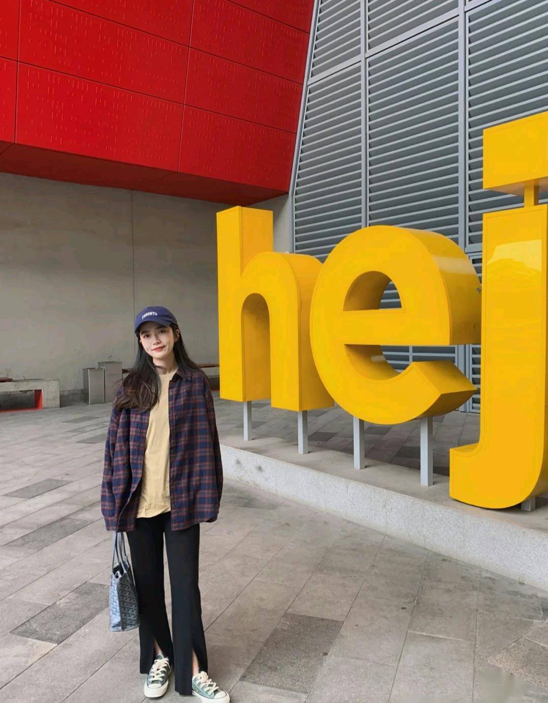 身材|微胖女人别穿前2种裤子，难看不说还显胖，后2种百搭还显瘦