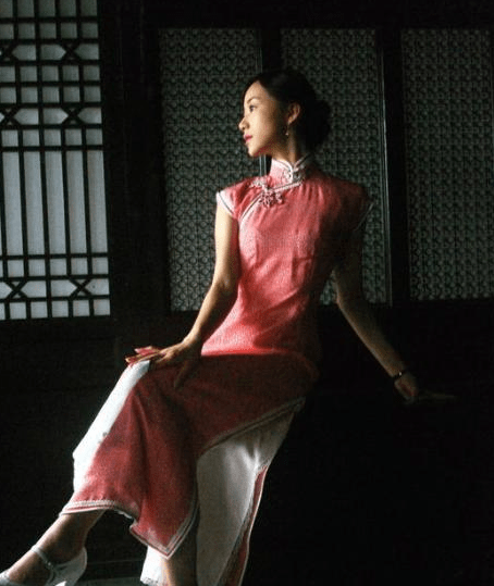 Pick|女星旗袍大赏：赵丽颖、杨幂、热巴、刘亦菲，你Pick谁？