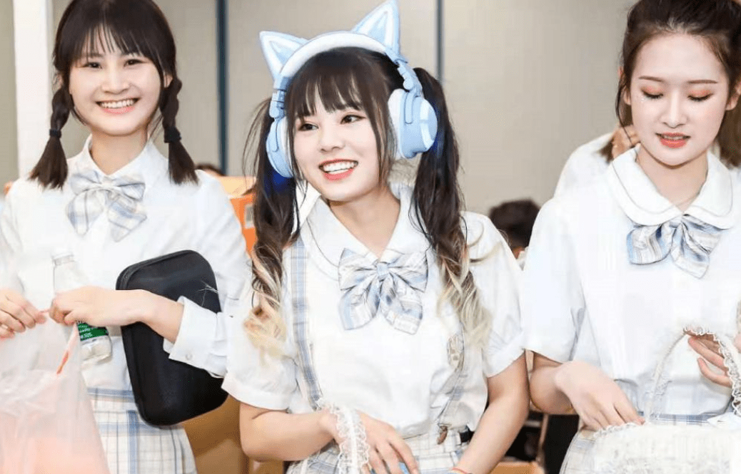 奖励|火线妹“百万事件”发酵，流鼻血痛哭让铁粉心疼：原来你这么难