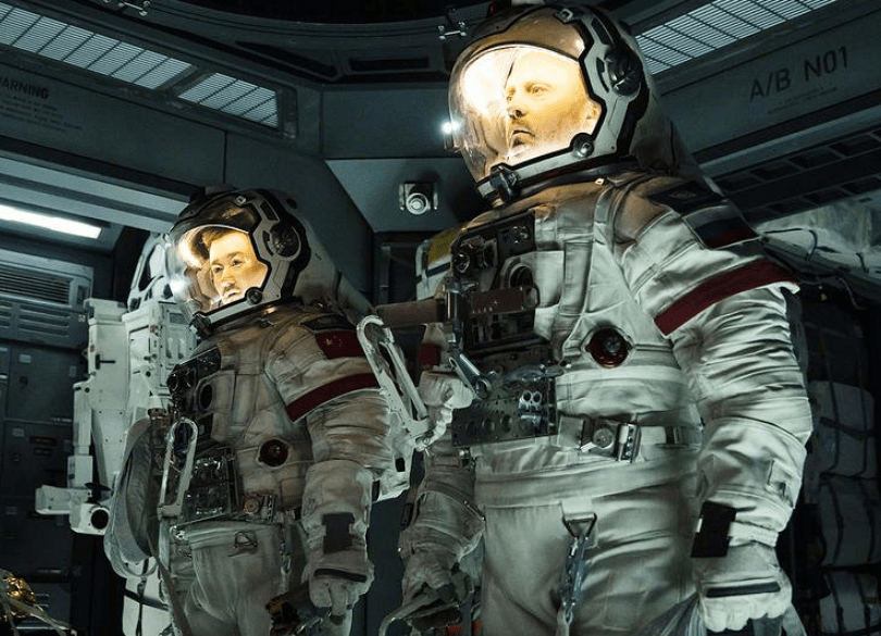 原班人马|《流浪地球2》即将开机，吴京回归还不算，顶级天王刘德华也加盟