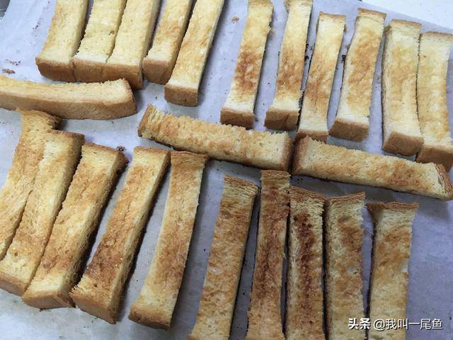 做法|儿子就馋这小点心，香酥可口做法简单，一根接一根好吃又过瘾