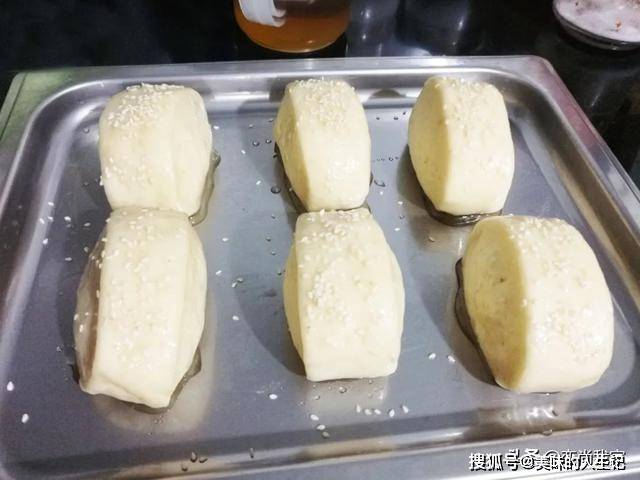 做法|早餐冷馒头换一种方式吃特别香,奶香烤馒头的做法
