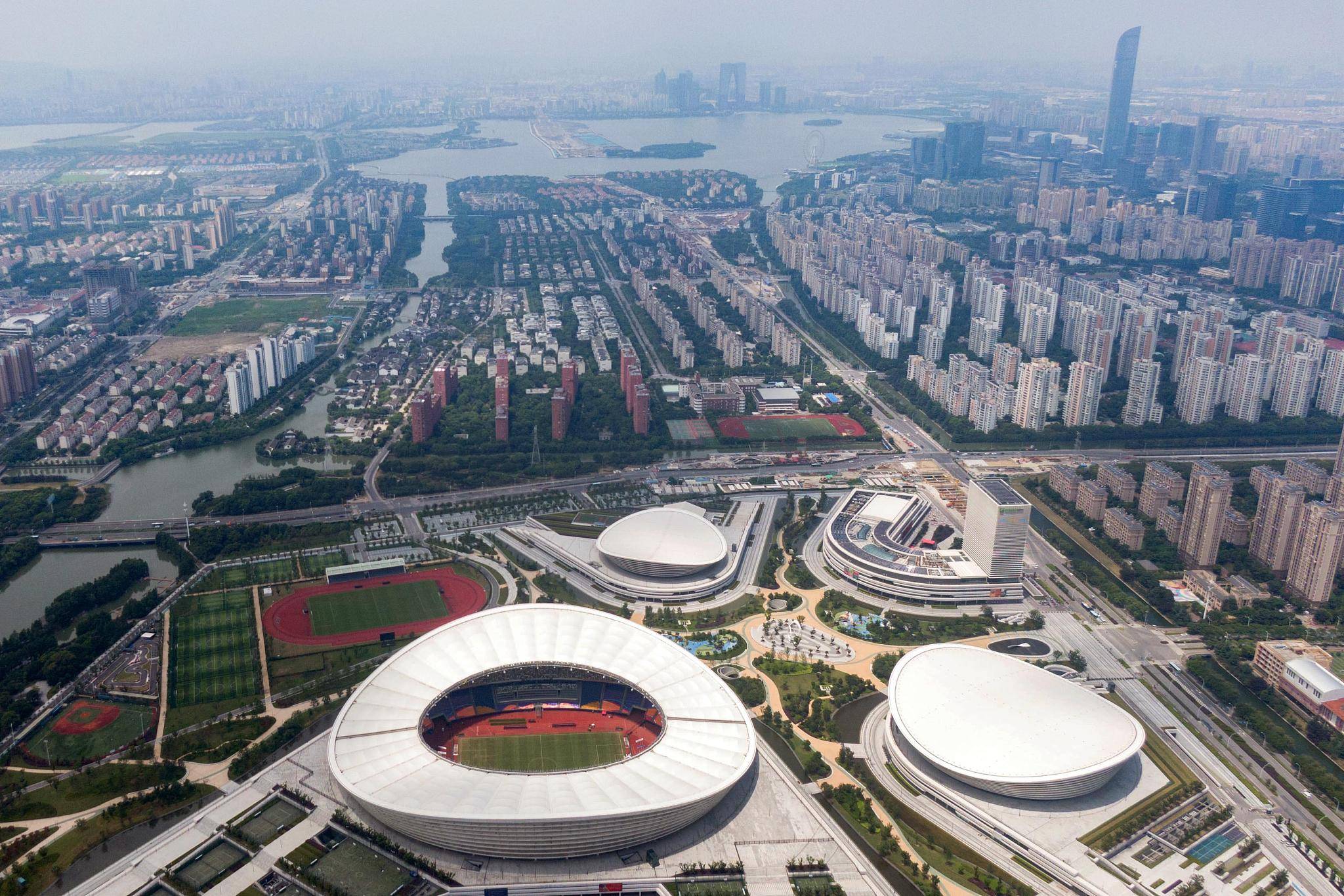 苏州赛区草皮质量差影响中超重启,为什么汪峰躺着也中枪?