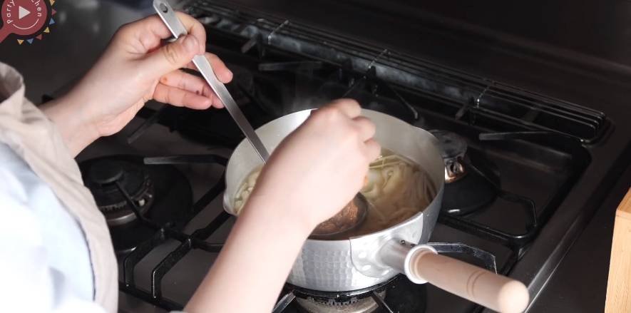 油锅|日本主妇的“极简早餐”走红，简简单单，吃出精致与讲究