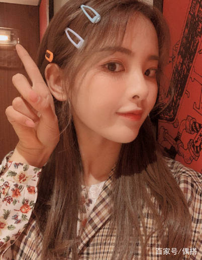 仙女|杨超越打卡日本！公主卷配碎花裙少女感十足，贵价外套抢尽风头