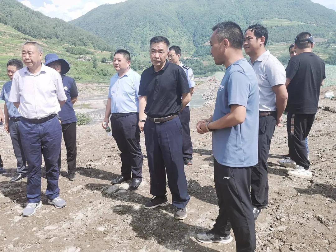 而咱们引进的新型粪便散开管束技能2021/7/27挖泥船清淤(2)
