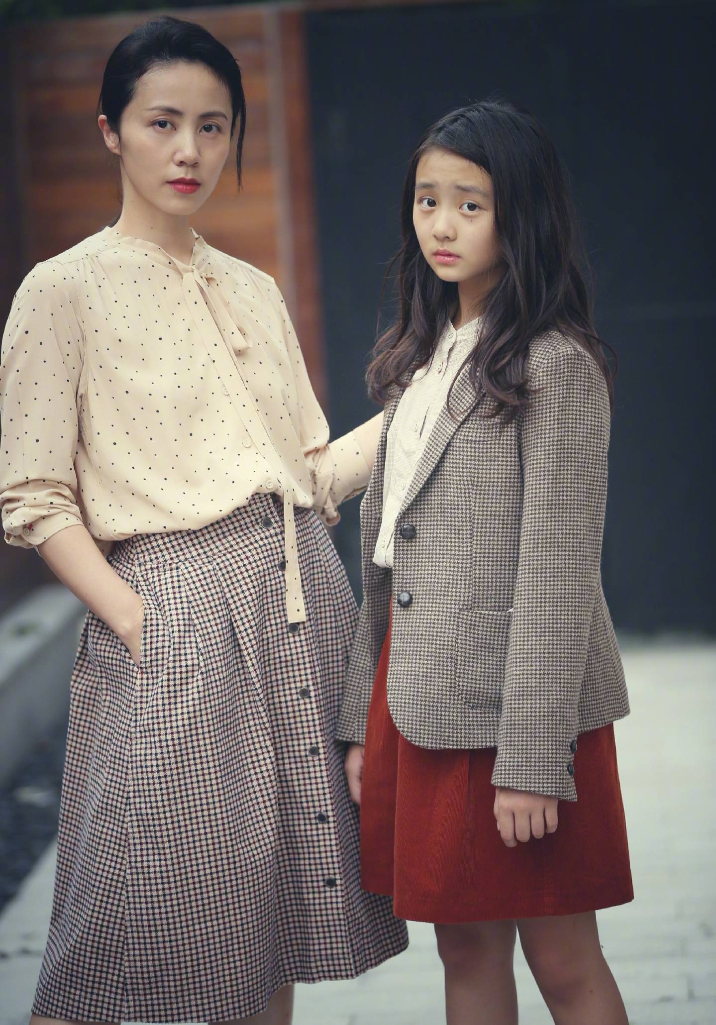 辣妈|儿童节，学下这几位明星辣妈，与女儿穿上美美的“亲子装”出游