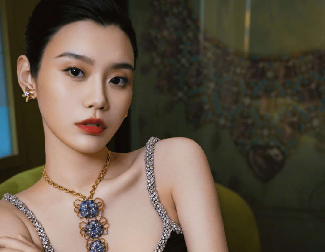 奚梦瑶短发出镜,自曝怀二胎孕吐严重,为了缓解还做了很多笔记