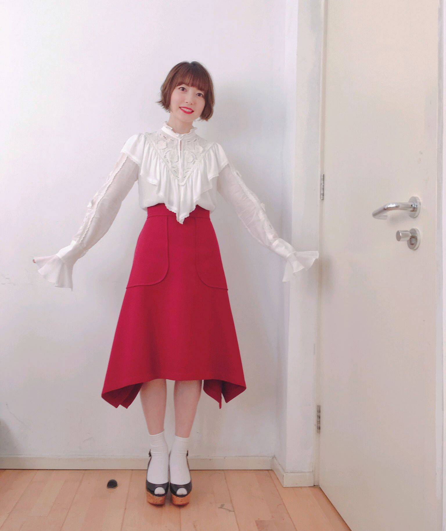 女生|“宅男女神”花泽香菜,不仅声音卡哇伊,私服穿搭更二次元美少女