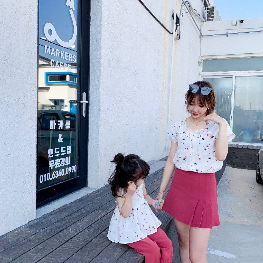 辣妈|儿童节，学下这几位明星辣妈，与女儿穿上美美的“亲子装”出游