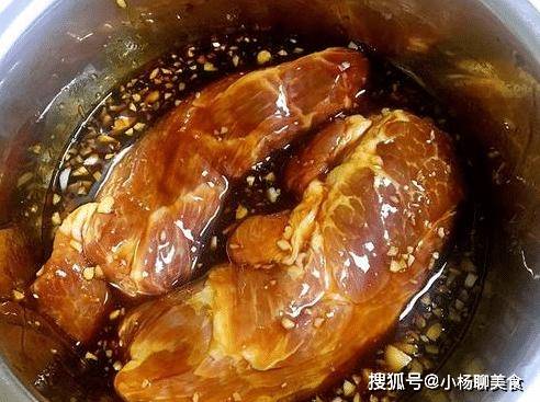 下锅|把五花肉放进电饭煲，半个小时后比烤肉还香，网友：流口水了