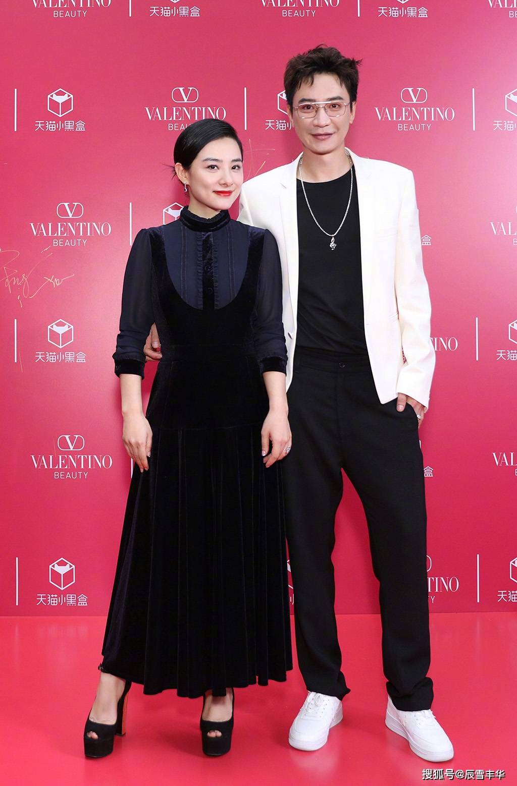 黑色|曾经的奥运冠军更美了！刘璇一身“小黑裙”造型，一点不像运动员