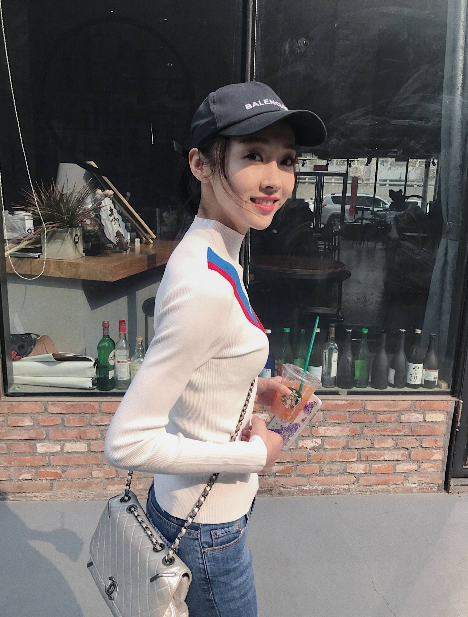 黑色|“师姐”宣璐新剧造型又飒又仙，一袭红裙尽显女侠风采，梨涡太美