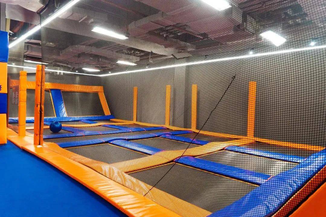 6000㎡『室内蹦床公园』,玩转ar攀岩,射箭,大灌篮