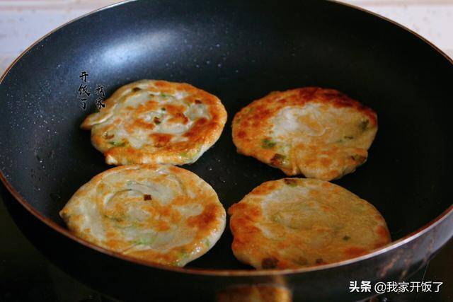 时间|这样的早餐太省事了！不和面，不擀面，卷一卷压一压，薄脆又酥香