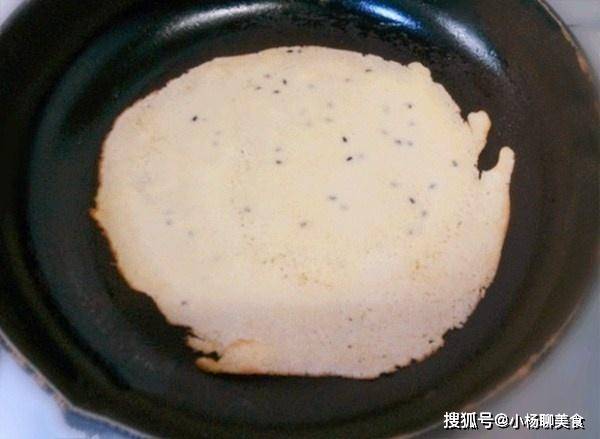 食材|4个鸡蛋一碗面，筷子一搅，做成零食，香脆可口，孩子喜欢有营养
