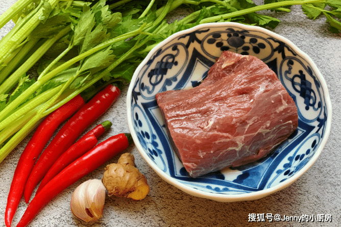 牛肉怎么切才嫩不硬 800122dae56f4ae5ab69d1e96758310a.png