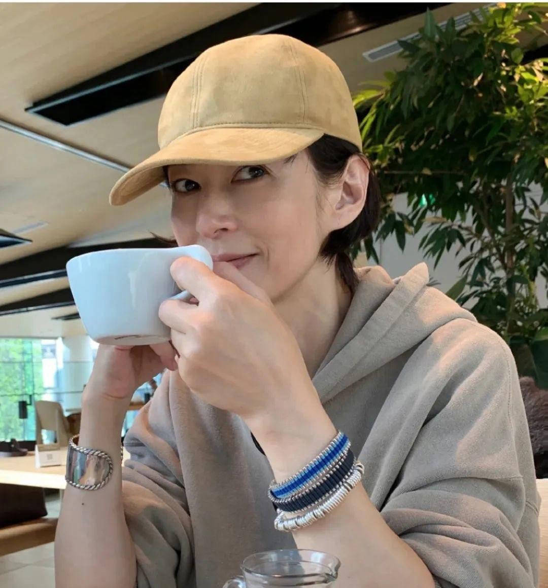 54岁 莉香 铃木保奈美离婚了 23年婚姻结束 网友 不值得同情 石桥