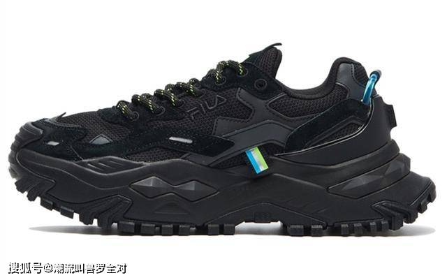 李宇春|明星球鞋上脚｜李宇春穿巴黎世家高级感十足，欧阳娜娜风格百变！