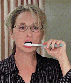手指|“坐月子”到底该不该刷牙？