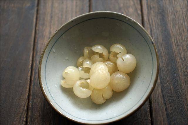 原创白露之后要多吃龙眼入菜更鲜美滋养补益营养高