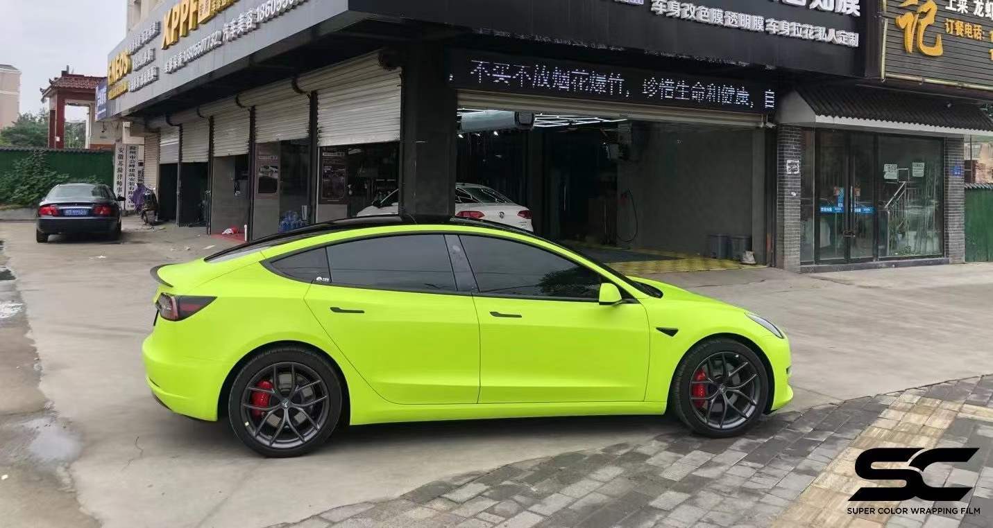 色彩|黑色改黄色！特斯拉MODEL3装贴SC改色膜消光荧草黄