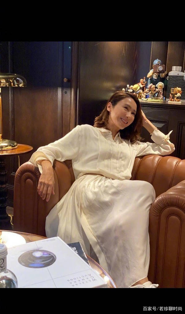 裙子|黎姿气质太迷人了，随手拍的照片也很美，无修图更令人着迷
