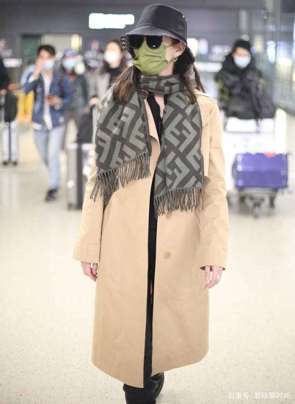 佘诗曼|黎姿佘诗曼久违同框，两个女人都奔五了，看着还是那么美