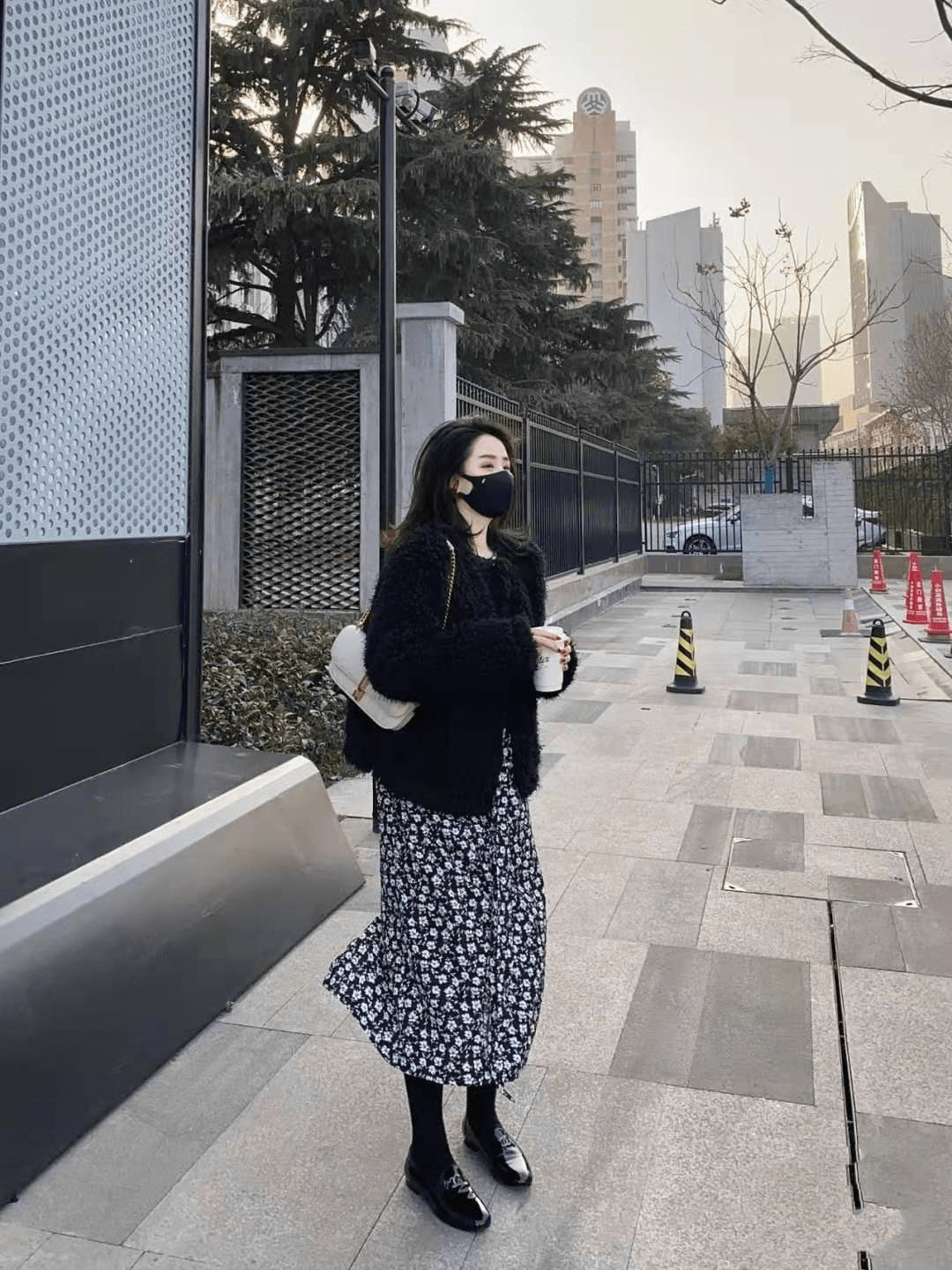 丑萌|鞋子搭对了，才能提升气质，这四款“夏季鞋”百搭显气质，值得穿