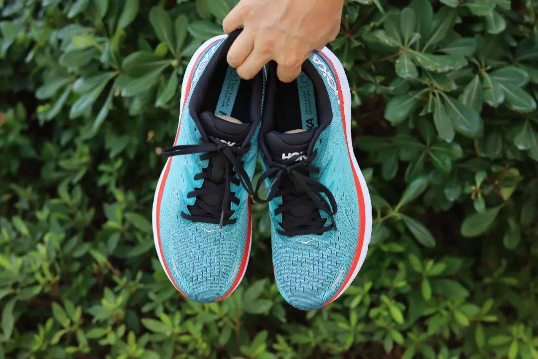 后掌|HOKA Clifton 8 跑鞋体验分享：日常慢跑，长距离训练就选它吧