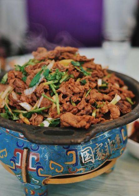 什刹海总店正式开办了"烤肉季"烤肉馆