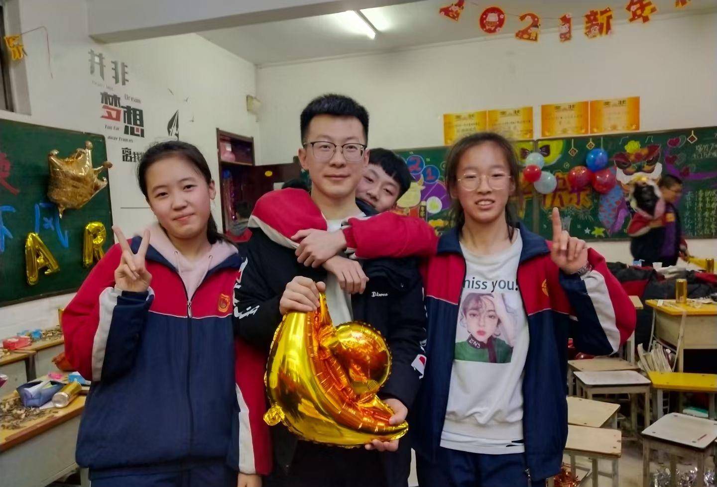 什么|高中生懒惰到洗脸都要人帮忙!惯子如杀子,多数是针对的老年人