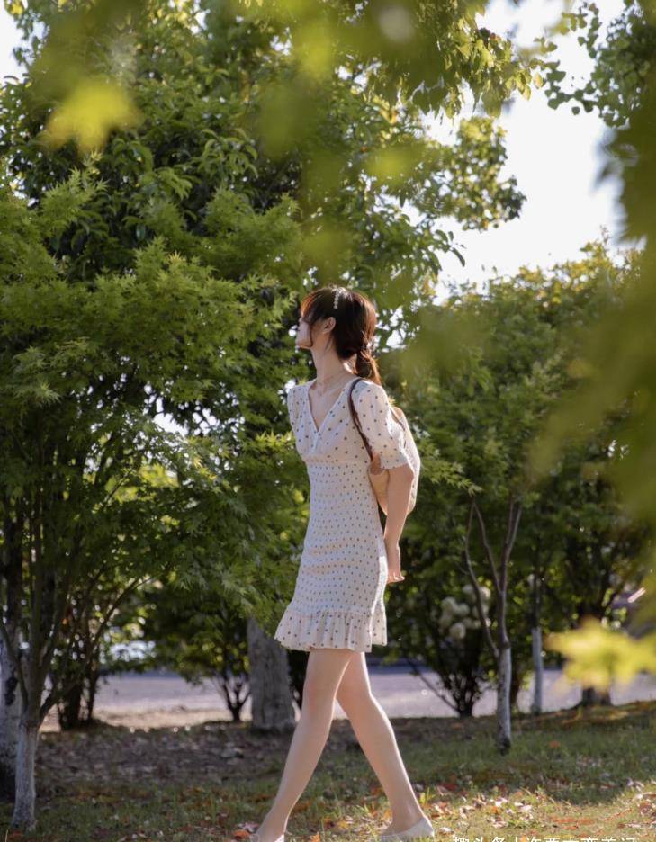 显得|扔了你的百褶裙吧！今年流行这“3种”裙子，40岁女人穿气质优雅