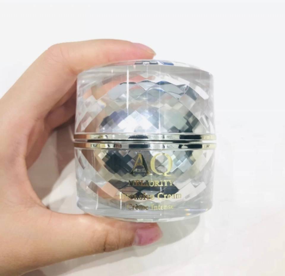 功效这些抗老面霜口碑爆棚,主打的功效为紧致抗衰,让你的肌肤得到呵护