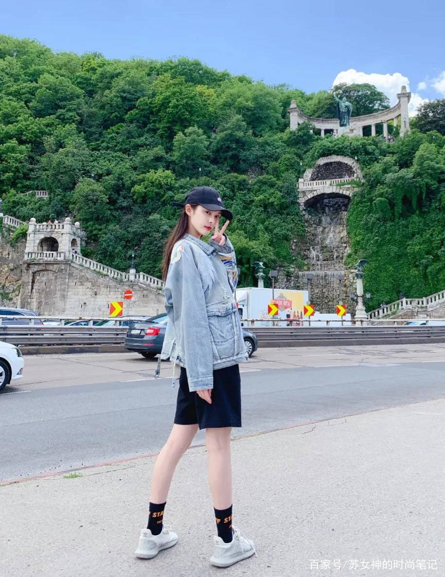 杨幂|聪明的女人都不穿小开衫了,试试这件“明星同款”,洋气又减龄!