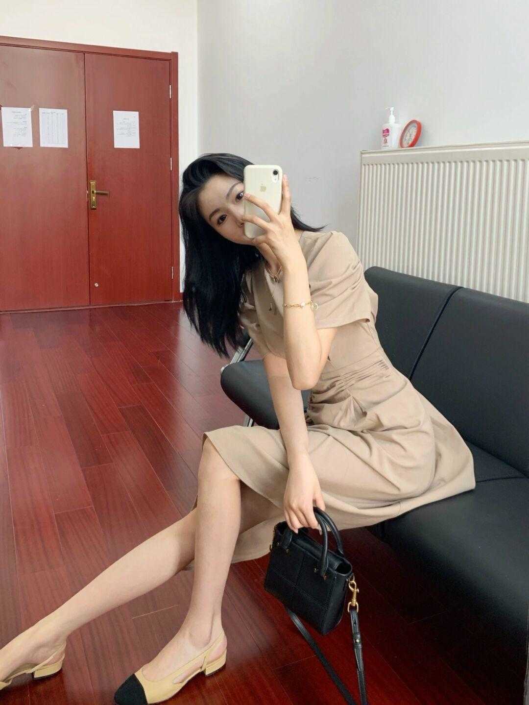 黑色|成熟女人的气质，穿搭温柔又优雅，简约又不简单