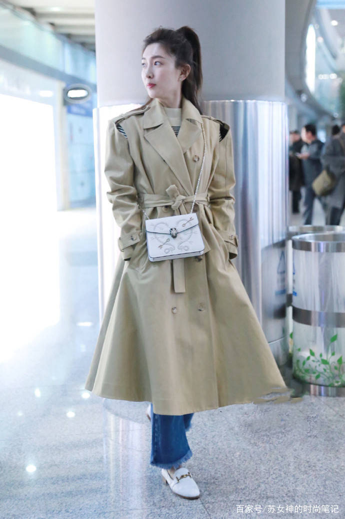 整体|今年火了一款“香蕉鞋”，时髦复古又高级，李菲儿、刘诗诗都在穿