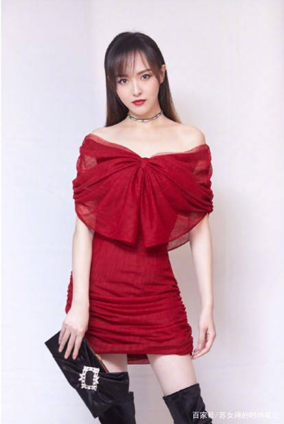番茄|茶歇裙不吃香了，2021流行“番茄裙”，时尚显白，尽显优雅魅力！