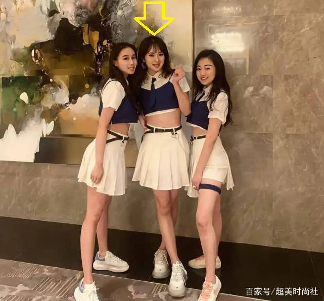 身材|千金姚安娜曝时尚大片，穿胶衣舞鞋秀身材，妆容显老不像22岁
