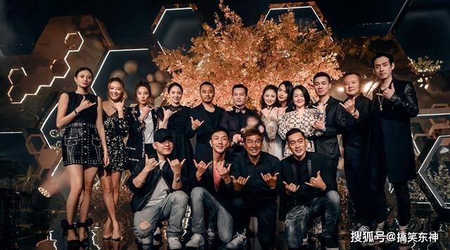 大儿子|安以轩生二胎后带大儿子打针，66挣扎哭泣，富豪老爸抱紧安抚