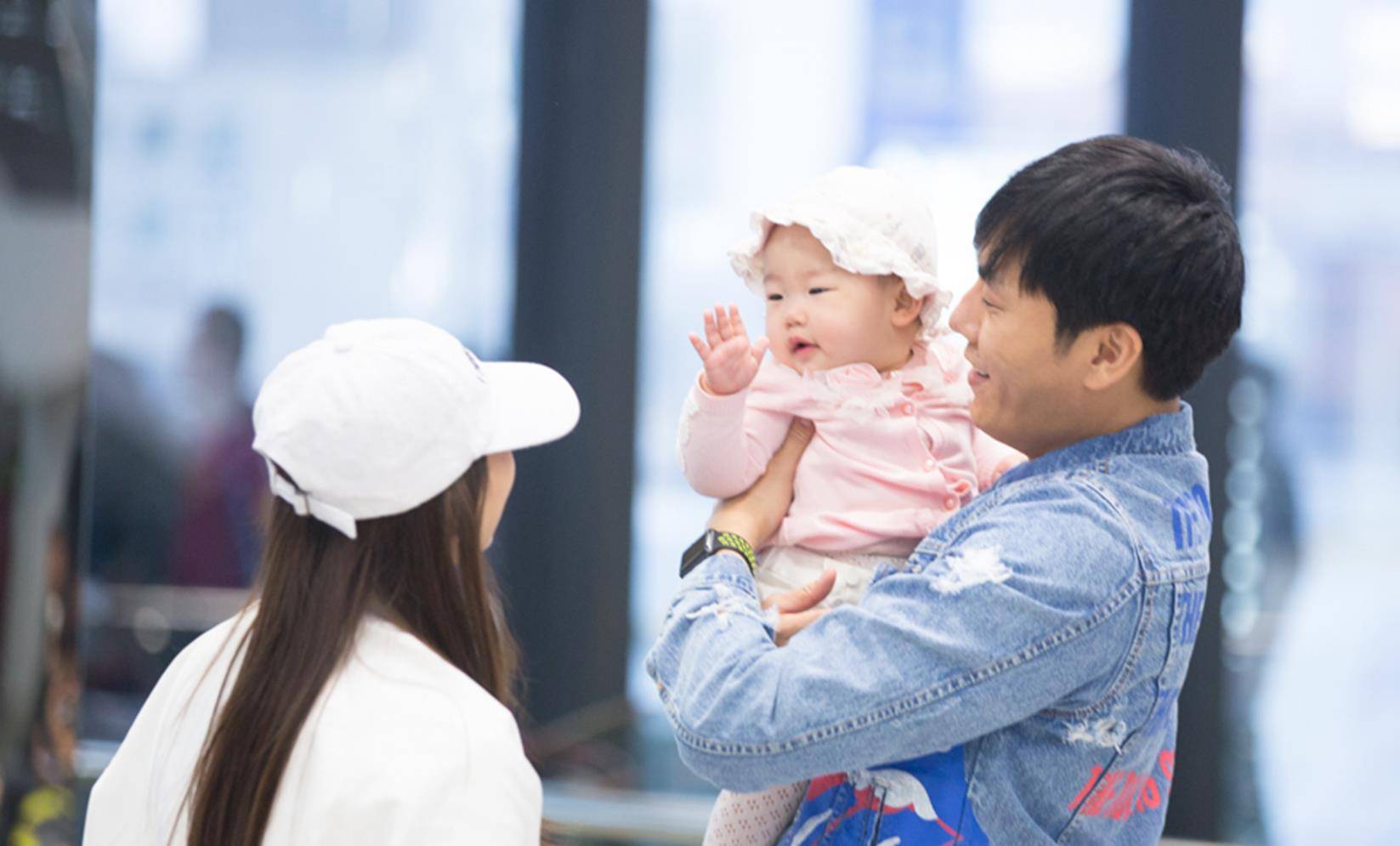 女儿长大了发圈配文 女儿成长简短感言