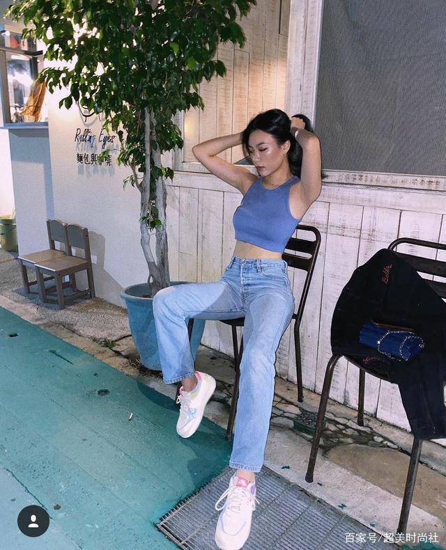 自拍|高以翔女友穿时尚低胸裙晒自拍，精致打扮称永不放弃，却惹来争议