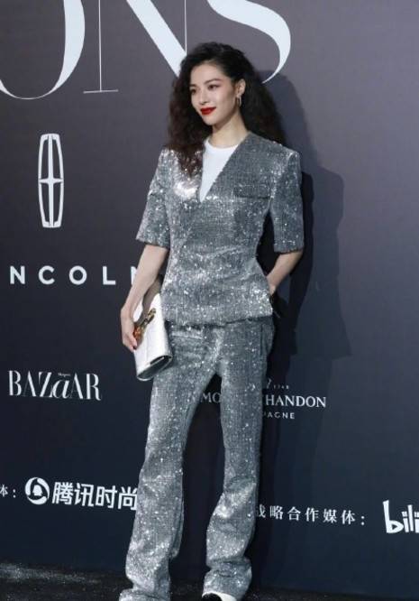 杨颖|芭莎红毯女星“翻车”现场:倪妮老气,杨颖憔悴,杨紫总算穿对了?