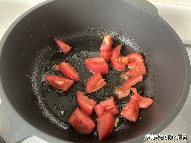 初中生|家有初中生，点名要吃这早餐，简单炒一炒就上桌，五分钟就光盘