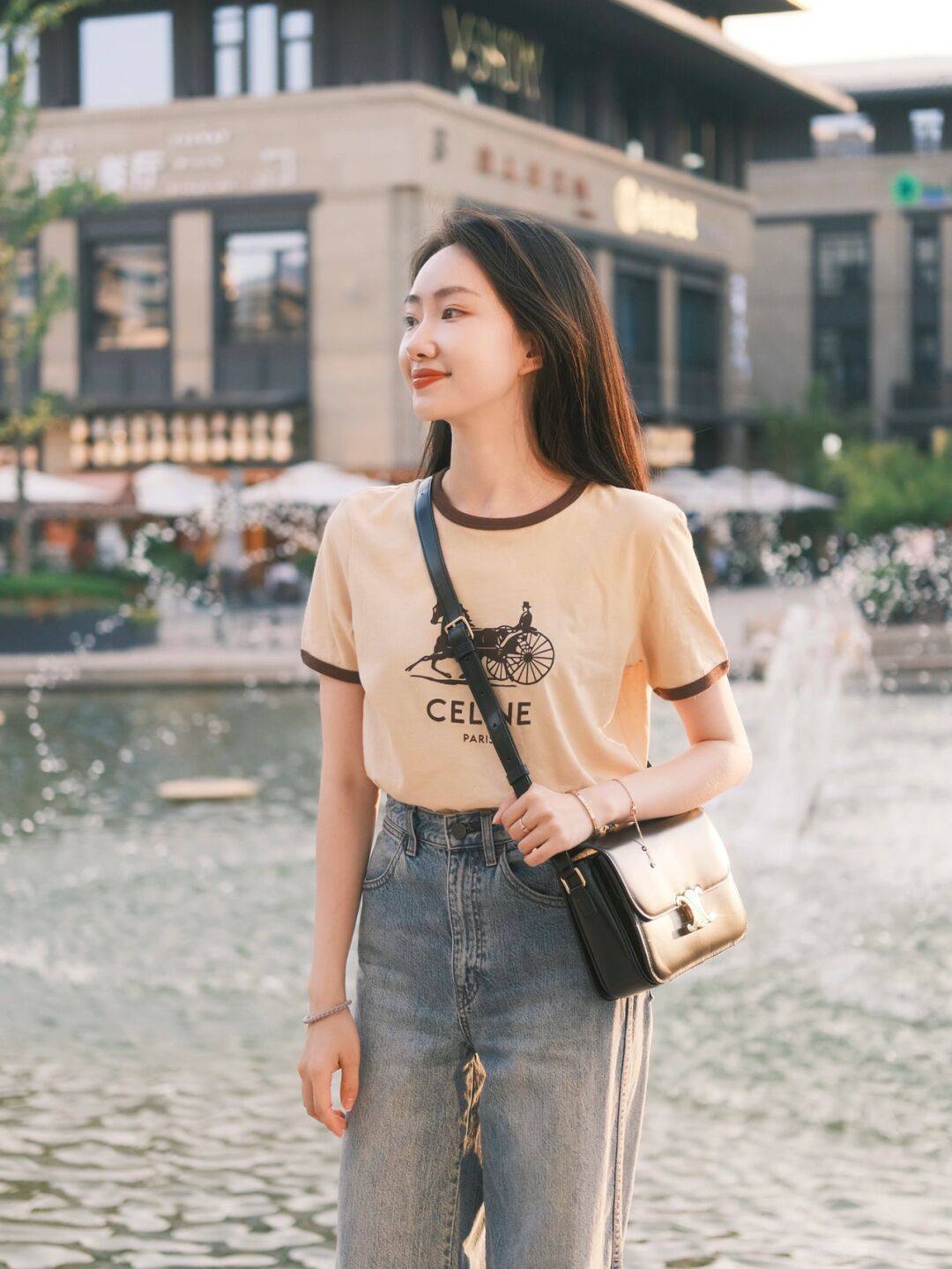 女神|夏季,如何穿出气质女神范,针织衫搭配半身裙简约高级,清爽干练
