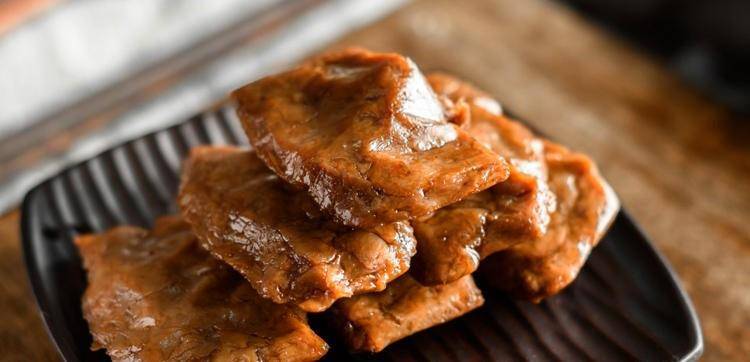 因为|好吃到“飙泪”的香辣零食,辣到流汗才过瘾,第三种你肯定吃过