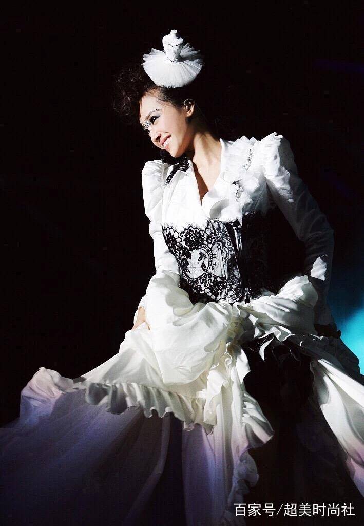渔网|蔡依林新MV时尚风A出新高度,回顾其时尚进化史,变化太大