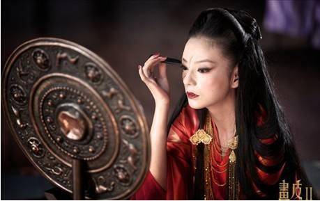 赵薇|女星古装描眉画目，赵薇动作轻柔很美艳，袁姗姗好似脸上作画！